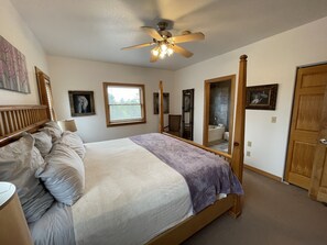 5 bedrooms, desk, free WiFi, bed sheets