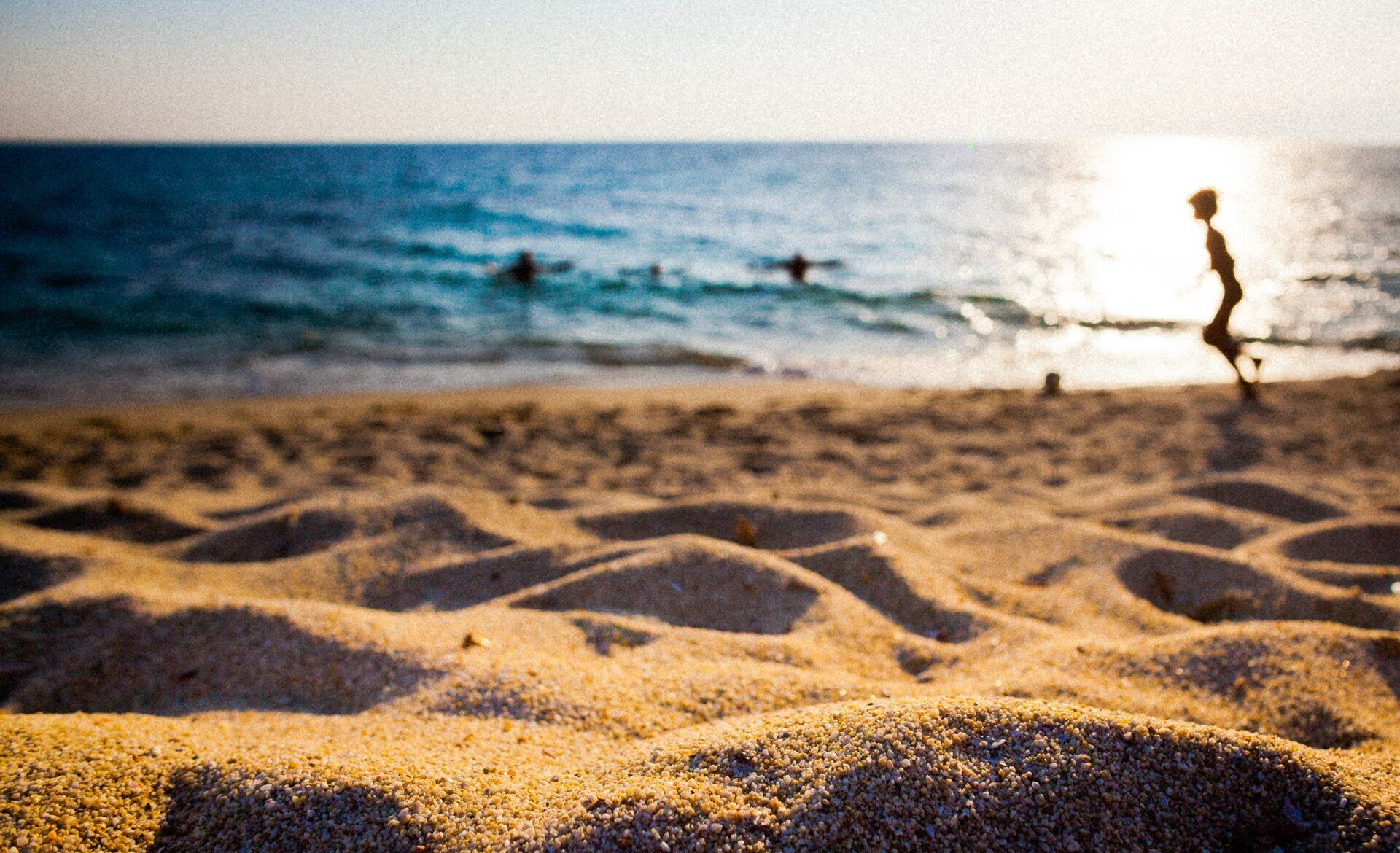 Beach nearby, sun loungers