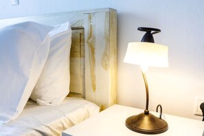 2 bedrooms, desk, free WiFi, bed sheets