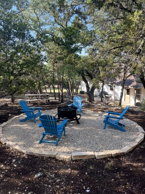 Terrace/patio - Family Friendly!Beautiful Cozy Home!- Fire Pit (Canyon Lake)