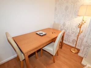 Cottage | Dining