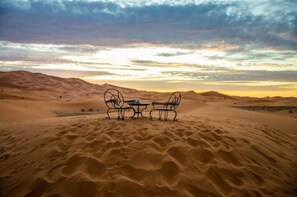 Beach - Authentic  berber tents surrounded by raw nature in Sahara (Merzouga)
