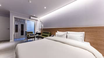 Habitación doble Deluxe | Ropa de cama de alta calidad, edredón y camas con pillow-top