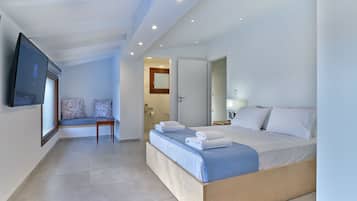 5 bedrooms, desk, iron/ironing board, free WiFi