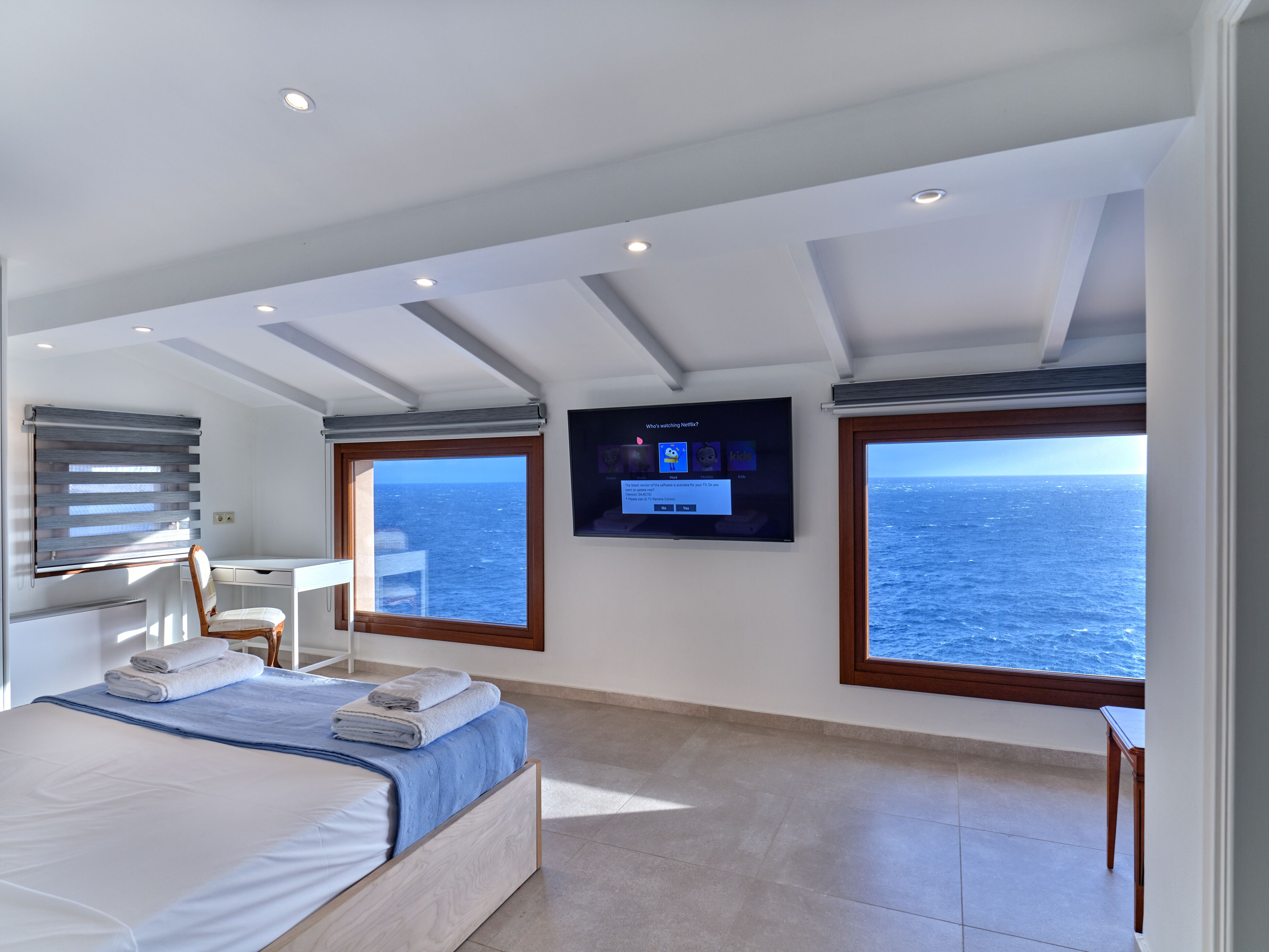 5 bedrooms, desk, iron/ironing board, free WiFi