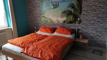 1 bedroom, desk, free WiFi, bed sheets