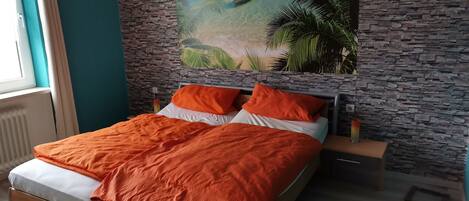 1 bedroom, desk, free WiFi, bed sheets