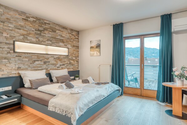 2 bedrooms, WiFi, bed sheets - Beautifully renovated Wilder Kaiser vacation apartment (Kiefersfelden)
