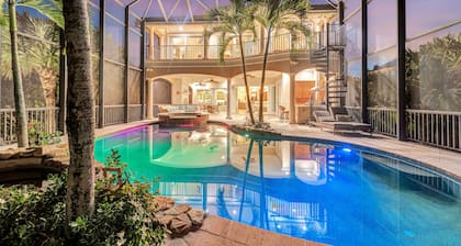 Beachfront estate near Sarasota with spectacular gulf views