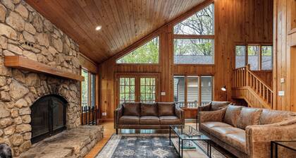 Cozy 5-bedroom home for large gatherings.