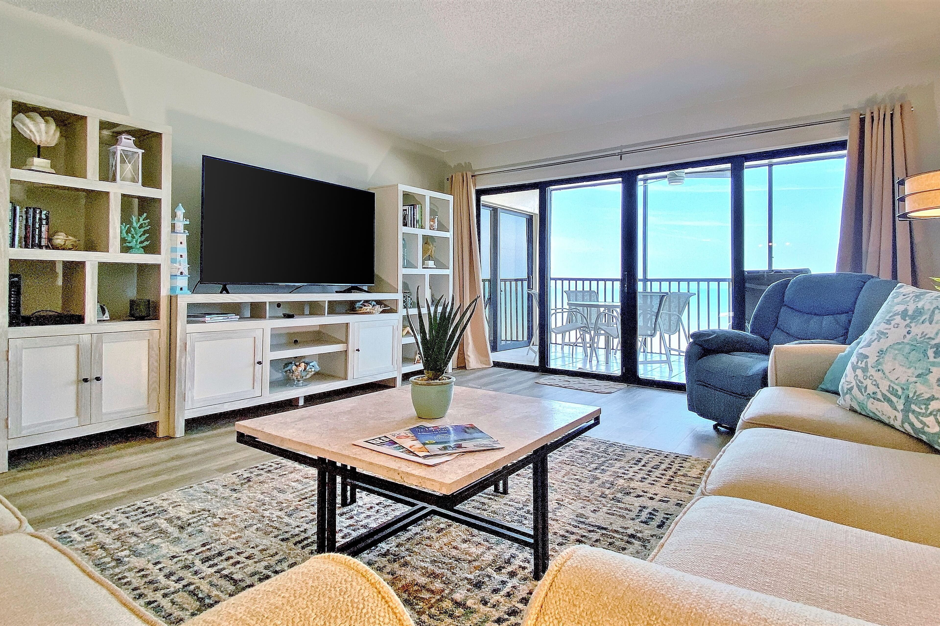 Pristine condo with sweeping Gulf views, pool, sauna, & tennis
