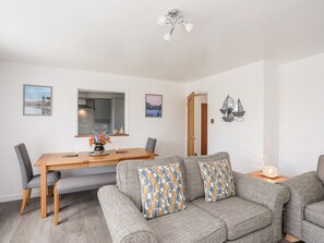 Cottage | Interior - 31 Beach Road (Porthmadog)