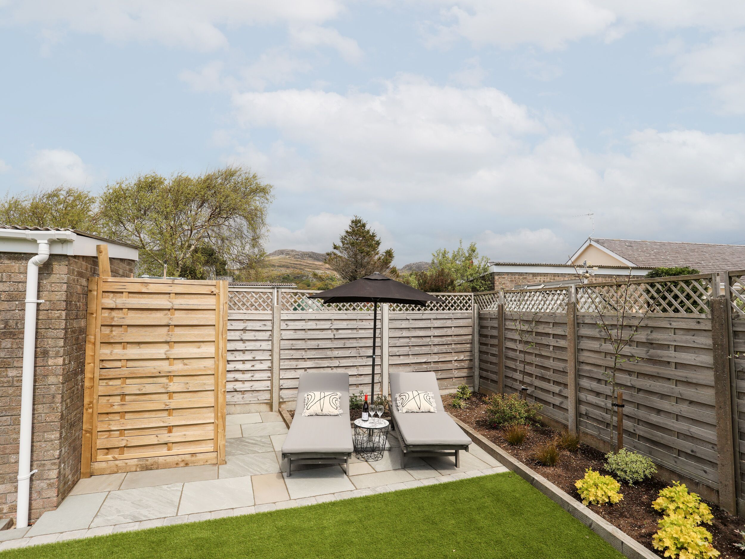 Cottage | Property grounds