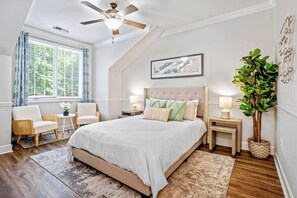 2 bedrooms, desk, iron/ironing board, WiFi