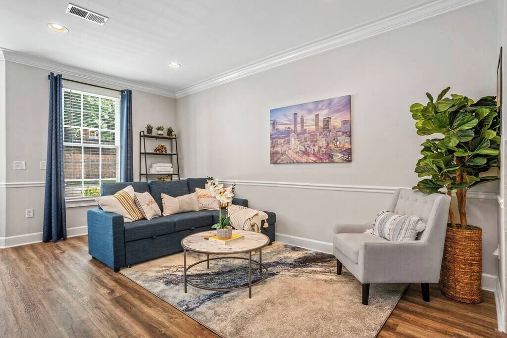 Televisión y oficina 