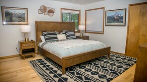 3 bedrooms, in-room safe, desk, iron/ironing board - Large Private Ranch, Dog Friendly, Hot Tub, Pool Table, Week and Month Discounts (Durango)