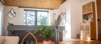 Large Private Ranch, Dog Friendly, Hot Tub, Pool Table, Week and Month Discounts