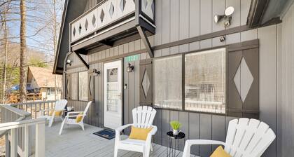 Amenity Filled Private Getaway on a cul-de-sac w/ AC, King Bed, Fire Pit & Games