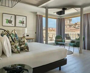 Luxury Double Room, Jetted Tub (Essence) | Down comforters, minibar, in-room safe, desk - Hotel Vincci Larios Diez (Málaga)