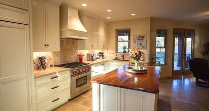 Luxury 5-bedroom Sedona Oasis! **POOL**HOT TUB**HUGE BACKYARD