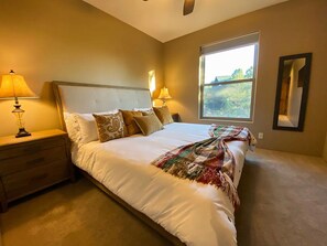 5 bedrooms, iron/ironing board, WiFi, bed sheets