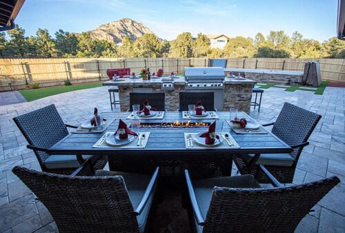 Luxury 5-bedroom Sedona Oasis! **POOL**HOT TUB**HUGE BACKYARD