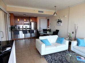 Smart TV, lettore DVD, studio