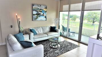 Smart TV, reproductor de DVD y oficina