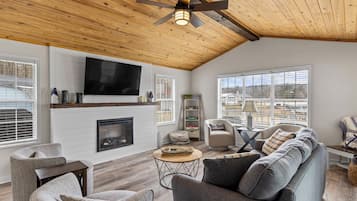 Smart TV, fireplace, table tennis