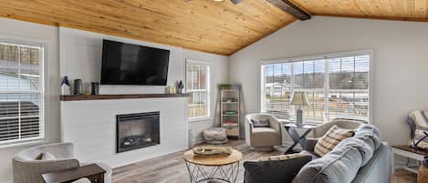 Smart TV, fireplace, table tennis