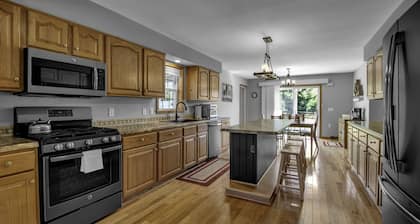 Charming Modern Victorian in the Village of EVL