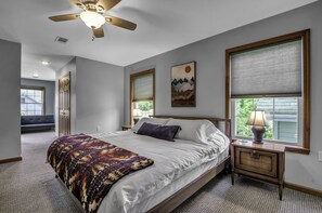 3 bedrooms, desk, free WiFi, bed sheets