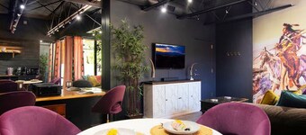 Designer Loft at Historic Santa Fe Plaza - Spacious 520 Sq Ft.