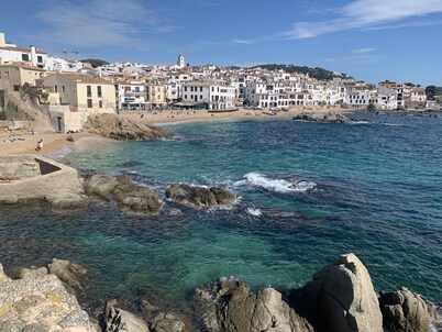 Charming Spanish house with heated pool, 15 min walk from the beach