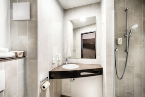 Bathroom - B&B Hotel Giessen (Giessen)