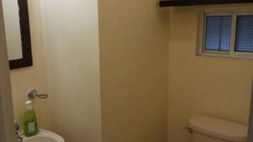 Dusche, kostenlose Toilettenartikel, Haartrockner