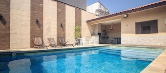 Piscina Aquecida, Ar Condicionado, Área Gourmet, Bilhar