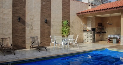 Piscina Aquecida, Ar Condicionado, Área Gourmet, Bilhar