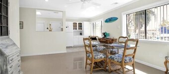 LA CASA AZUL " 3 B.R. GULF ACCESS WATERFRONT HOME., Close To BEACH !"