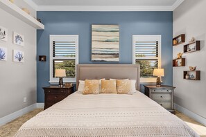 3 bedrooms, travel crib, WiFi, bed sheets - Gulf Access, Heated Salt Water Pool, Kayaks - Villa Surfside Escape - Roelens Vacations (Cape Coral)