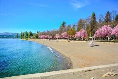 Coeur dAlene Condo with Gigabit WiFi Sauna Gym