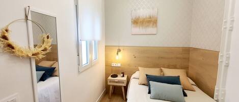 1 slaapkamer, een kluis op de kamer, een strijkplank/strijkijzer