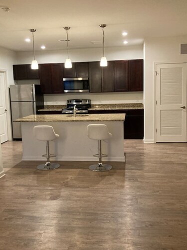 Luxury 1 br 10 minutes from 5 of the top beaches!