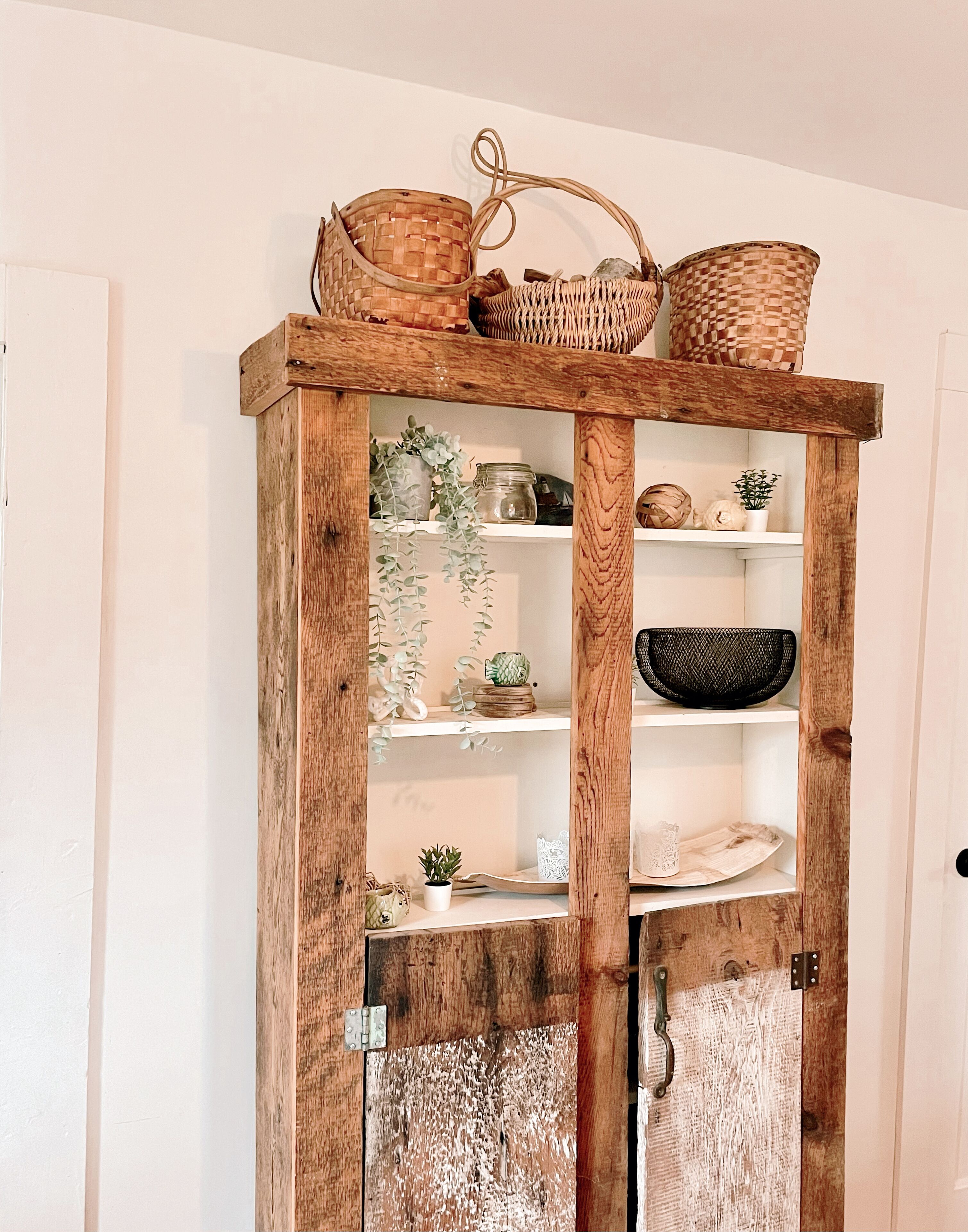 Appartement Design | Cuisine privée | Grand réfrigérateur, micro-ondes, four, plaque de cuisson