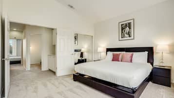 4 bedrooms, desk, iron/ironing board, free WiFi