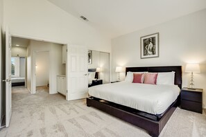 4 bedrooms, desk, iron/ironing board, free WiFi