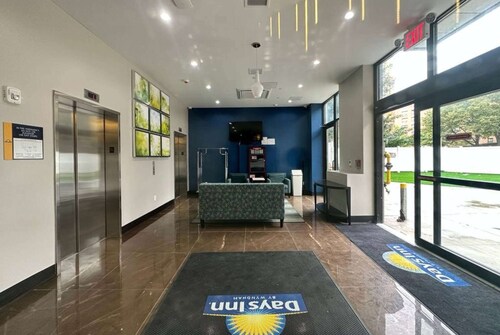 Days Inn by Wyndham Brooklyn / Eastern Parkway (New York, United States of  America), New York hotel discounts | Hotels.com