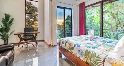 Cougar Monteverde/3k to center+wine+itenerary+farm