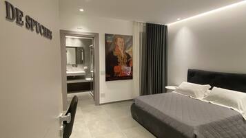 1 bedroom, desk, free WiFi, bed sheets