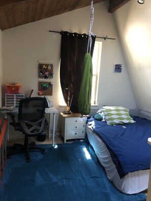 4 habitaciones, escritorio, tabla de planchar con plancha y wifi gratis